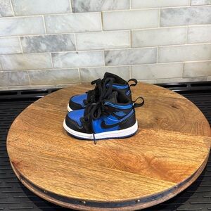 Nike Air Jordan 1 Mid (TD) Toddler Kids' Hyper Royal Sneakers